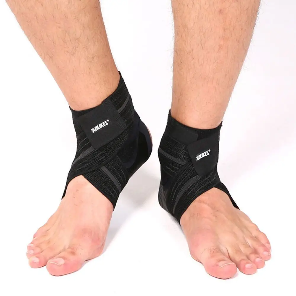 Спортивный регулируемый фиксатор голеностопа из спандекса, полиэстера 
Спортивный регулируемый фиксатор голеностопа из спандекса, полиэстера