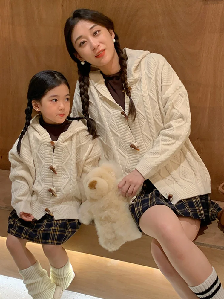 

Parent-child Wear Autumn New Mother and Daughter Wear Horn Button Sweater Coat Sweater Jacket family look