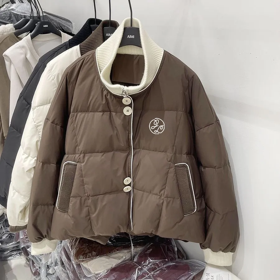 Women's Golf Wear 2023 Winter Fashionable Knitted Spliced Stand Up Neck Warm Short Coat Hot Selling Golf Jacket 한국인 리뷰 많은 옷
Women's Golf Wear 2023 Winter Fashionable Knitted Spliced Stand Up Neck Warm Short Coat Hot Selling Golf Jacket 한국인 리뷰 많은 옷