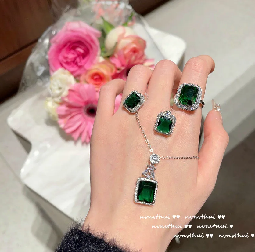 JitDoo Pendant Necklace With Bright Malachite Green Geometric Zircon Earring Wedding Anniversary Statement Jewelry Set for Women
JitDoo Pendant Necklace With Bright Malachite Green Geometric Zircon Earring Wedding Anniversary Statement Jewelry Set for Women