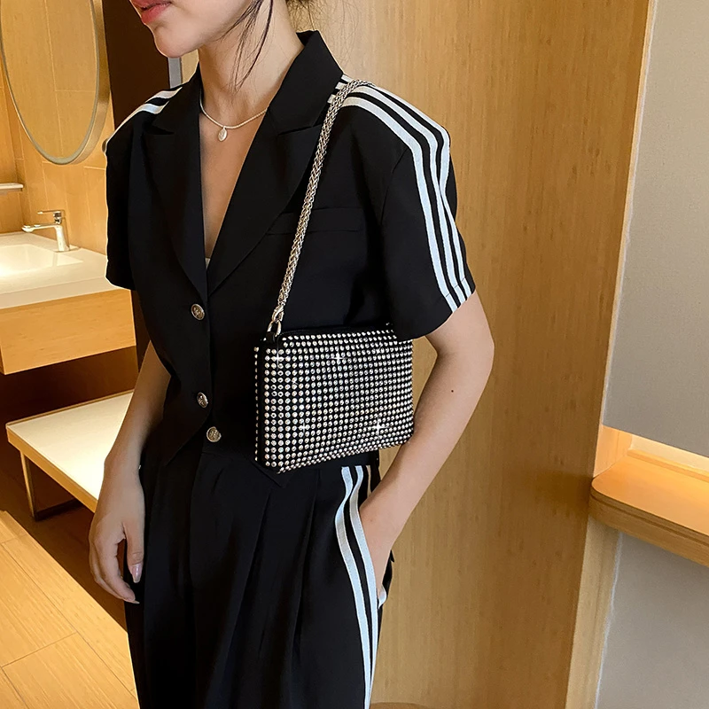 This Year's Popular Niche Design Popular Bright Diamond Fashion Single Shoulder Chain Diagonal Flash Diamond Bag Portable
This Year's Popular Niche Design Popular Bright Diamond Fashion Single Shoulder Chain Diagonal Flash Diamond Bag Portable