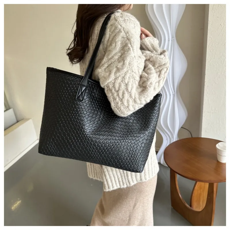 

Lazy Style Solid Color Tote Shoulder Bag Retro Large Capacity Shoulder Underarm Bag Casual Texture Commuting Female Shoulder Bag