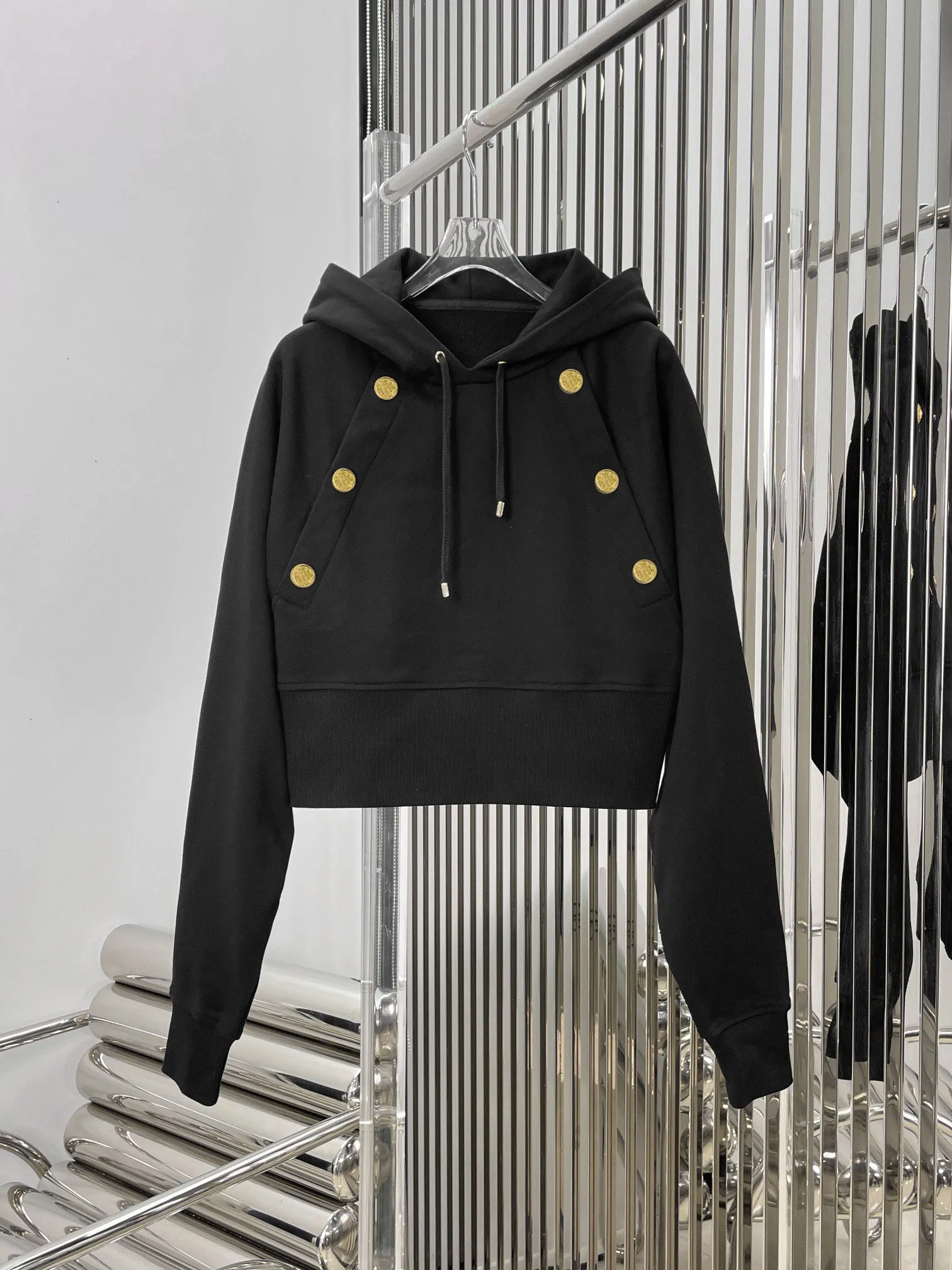 Hooded sweater button decoration design fabric soft comfortable casual fashion 2023 autumn new
Hooded sweater button decoration design fabric soft comfortable casual fashion 2023 autumn new