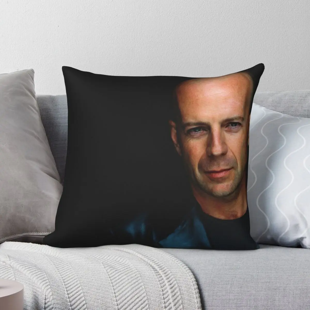 Bruce Willis Square Pillowcase Polyester Linen Velvet Printed Zip Decor Pillow Case Home Cushion Cover
Bruce Willis Square Pillowcase Polyester Linen Velvet Printed Zip Decor Pillow Case Home Cushion Cover
