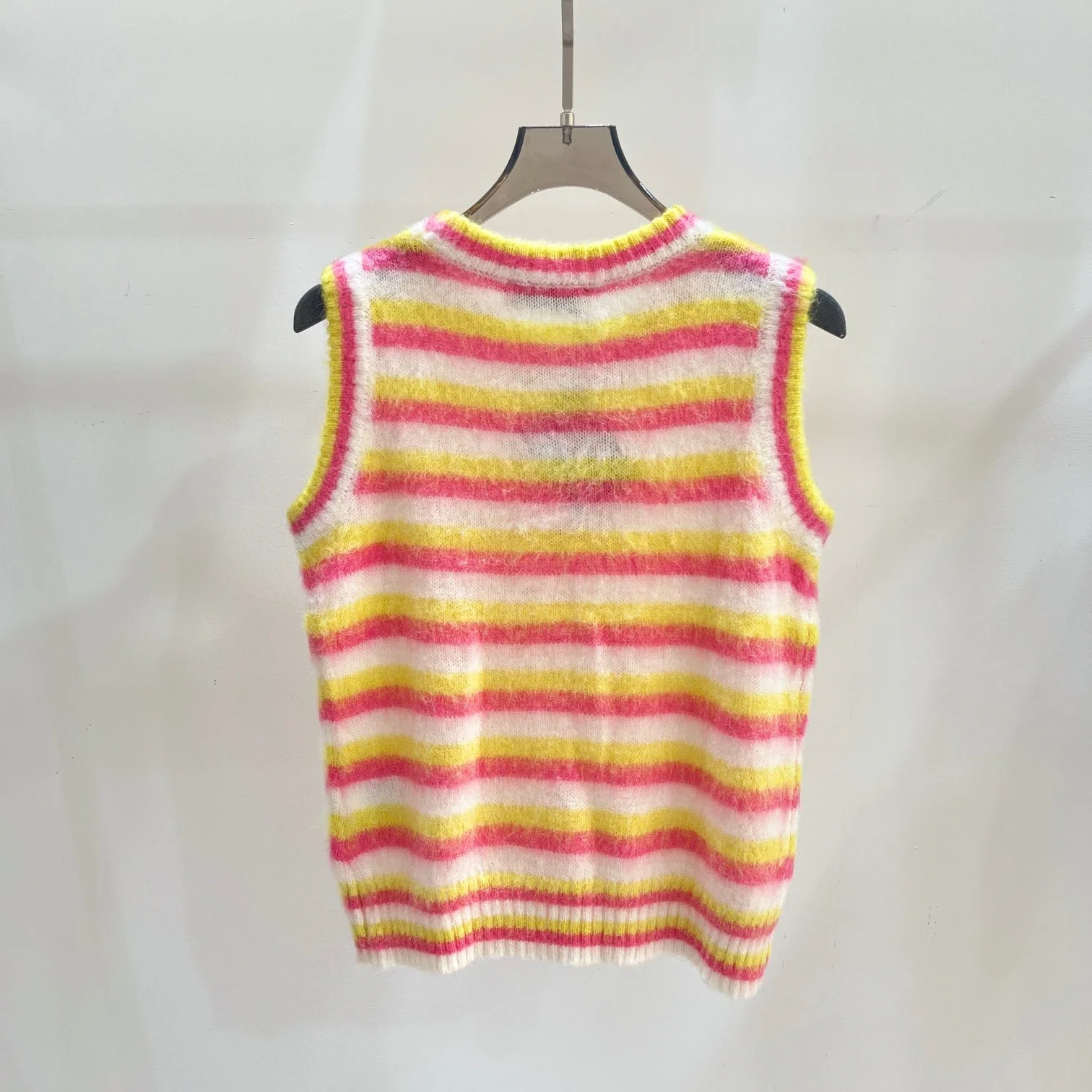 156160 Fashion Classic Trendy Luxury Design New Colorful Striped Letter Embroidered Knitted Vest Tank Swaeter Pullover Female M5
156160 Fashion Classic Trendy Luxury Design New Colorful Striped Letter Embroidered Knitted Vest Tank Swaeter Pullover Female M5