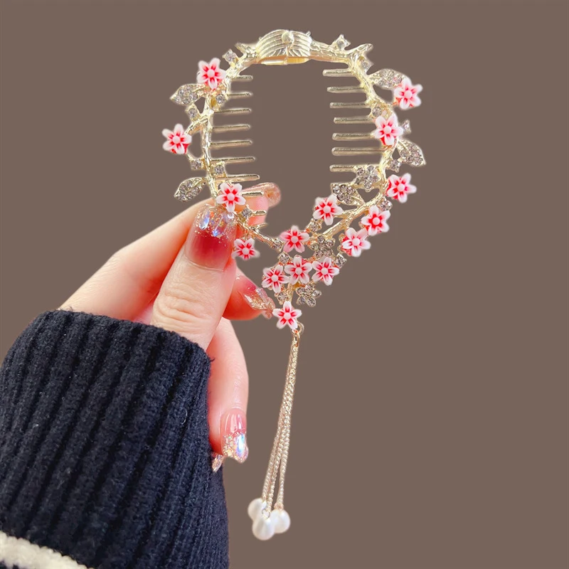 

1PC Plum Blossom Hair Claw Clip Tassel Pill Head Ponytail Buckle Flower Hair Clip Women Hairpin Girl Barrette Hair Accessories