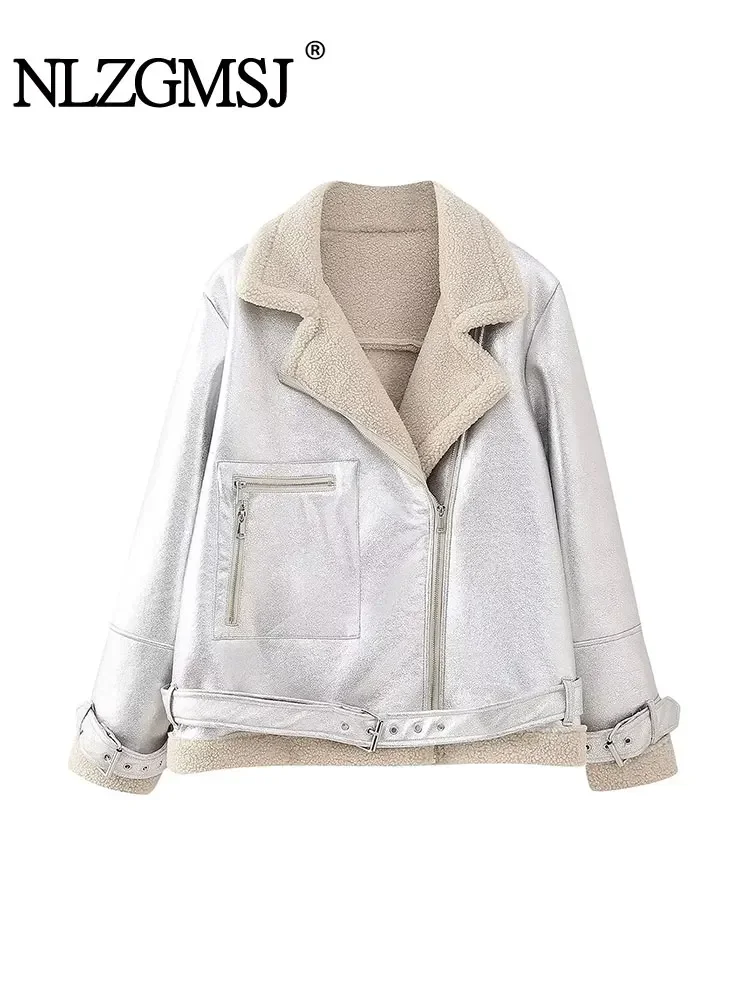 Nlzgmsj TRAF 2024 Woman Metal Luster Fur Integrated Jacket Coats Vintage Zipper Autumn Winter Causal Loose Warm Tops
Nlzgmsj TRAF 2024 Woman Metal Luster Fur Integrated Jacket Coats Vintage Zipper Autumn Winter Causal Loose Warm Tops