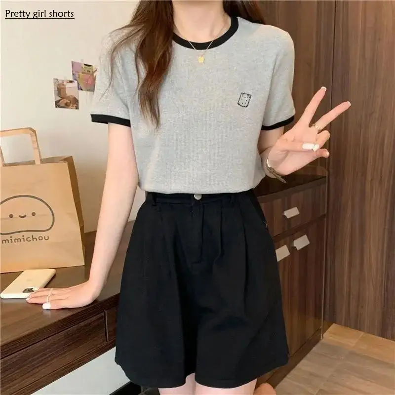 2024 New Women Ice Silk Short Sleeved Women's Summer New Shoulder T-shirt Design Feels Fashionable and Versatile Half Sleeve
2024 New Women Ice Silk Short Sleeved Women's Summer New Shoulder T-shirt Design Feels Fashionable and Versatile Half Sleeve
