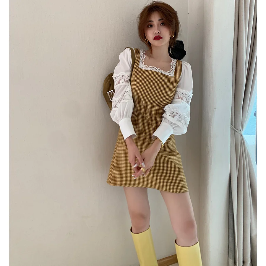 Французское осеннее двухцветное платье с квадратным вырезом и кружевной строчкой
Французское осеннее двухцветное платье с квадратным вырезом и кружевной строчкой