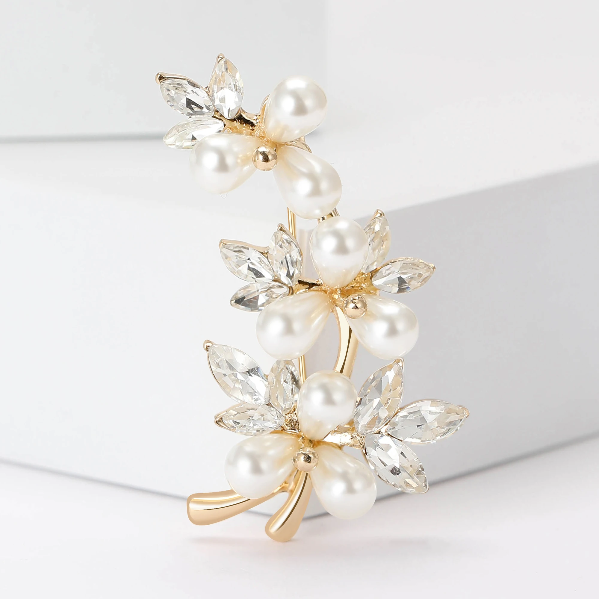 Gorgeous Pearl Crystal Bouquet Brooches for Women Unisex Flower Pins 2-color Available Casual Party Accessories Gifts
Gorgeous Pearl Crystal Bouquet Brooches for Women Unisex Flower Pins 2-color Available Casual Party Accessories Gifts