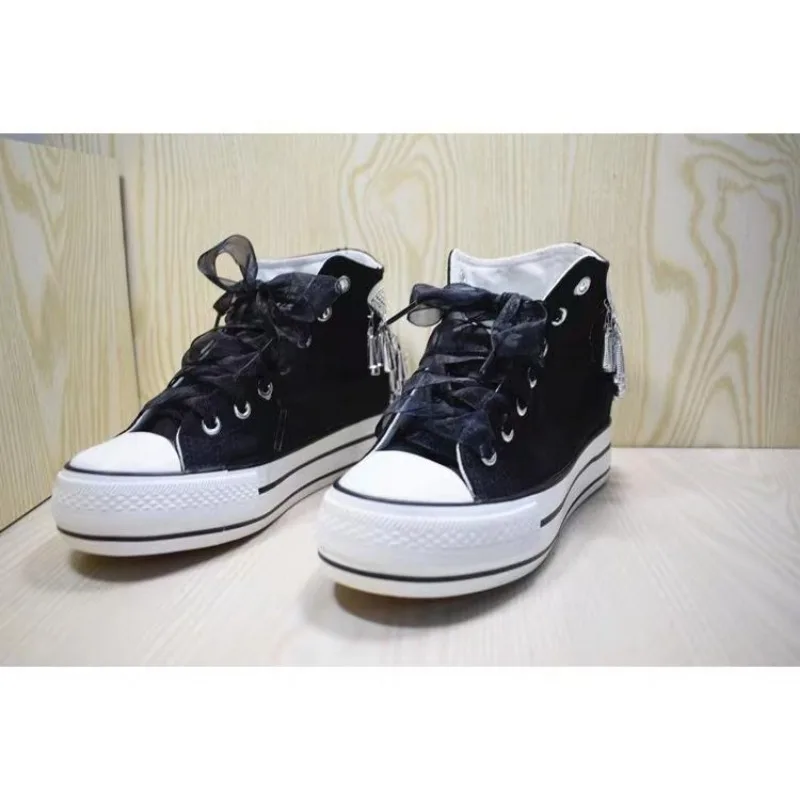 New Women's Sports Shoes, Ethnic Characteristics High Top Canvas Shoes, White/black Original Design Zapatos Para Mujeres。
New Women's Sports Shoes, Ethnic Characteristics High Top Canvas Shoes, White/black Original Design Zapatos Para Mujeres。