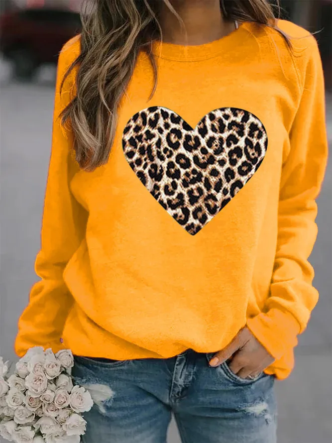 2023 Spring and Autumn New Round Neck Women's Tops Leopard Print Love Print Capless Long-sleeved Sweater Fashion Commuter Tops
2023 Spring and Autumn New Round Neck Women's Tops Leopard Print Love Print Capless Long-sleeved Sweater Fashion Commuter Tops