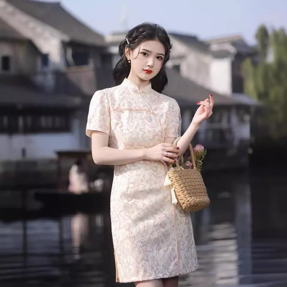 

Composite lace short cheongsam, Chinese national style, three-sleeved stand-up collar temperament, women's cheongsam dress