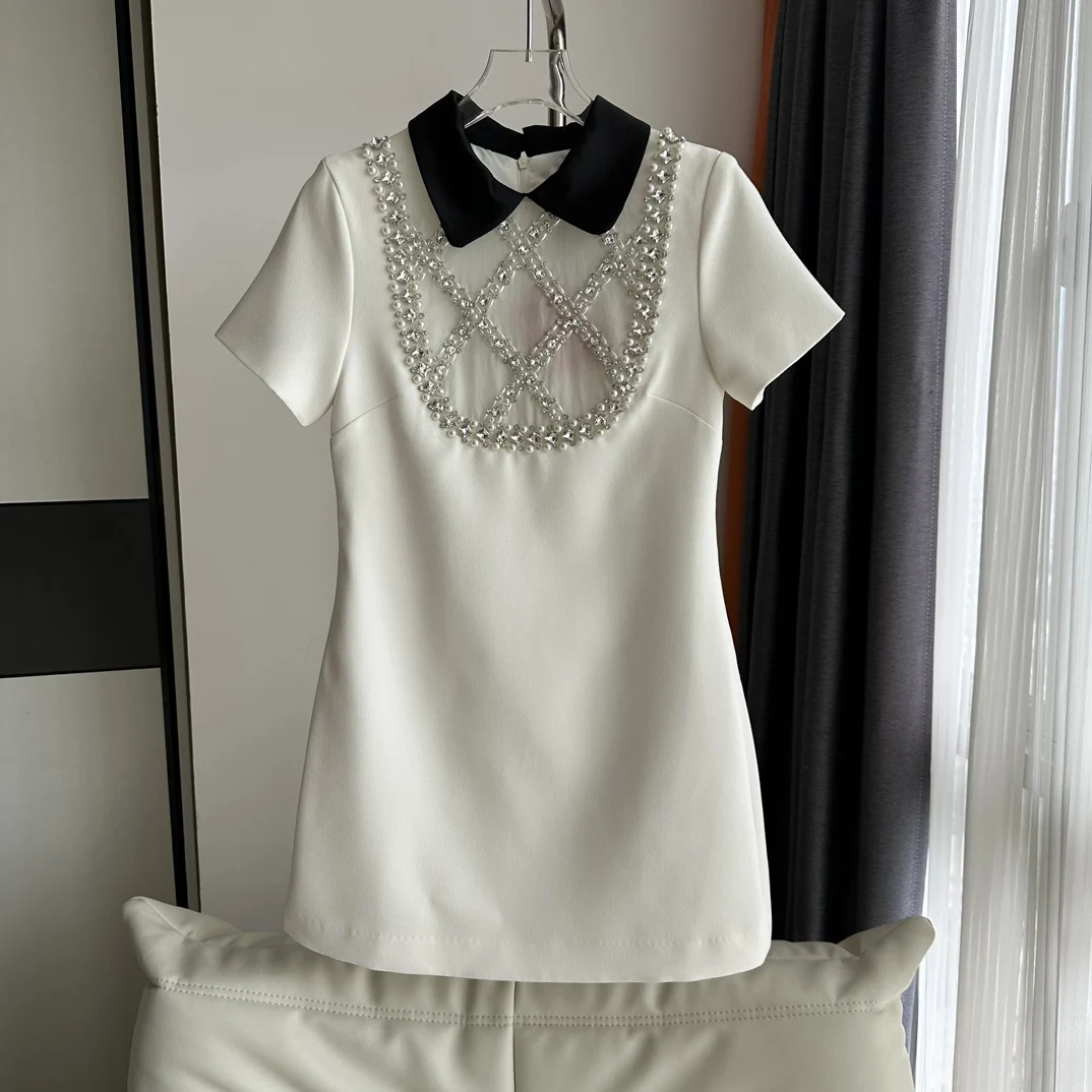 The new dresses are great for commuting and dating and the hemlines great on the top 
The new dresses are great for commuting and dating and the hemlines great on the top