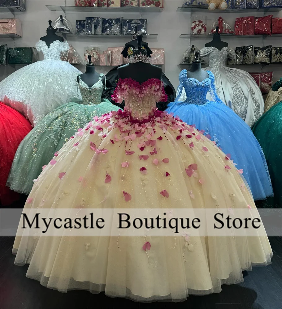 Sparkly Champagne Princess Ball Gown Quinceanera Dresses 2024 Pink Appliques Lace Beads Sweet 16 Dress Vestidos De 15 Anos 
Sparkly Champagne Princess Ball Gown Quinceanera Dresses 2024 Pink Appliques Lace Beads Sweet 16 Dress Vestidos De 15 Anos