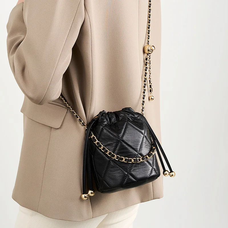 New Crossbody Bucket Bag with High Quality and Versatile Handheld Small Chain Women's Genuine Leather Bag
New Crossbody Bucket Bag with High Quality and Versatile Handheld Small Chain Women's Genuine Leather Bag