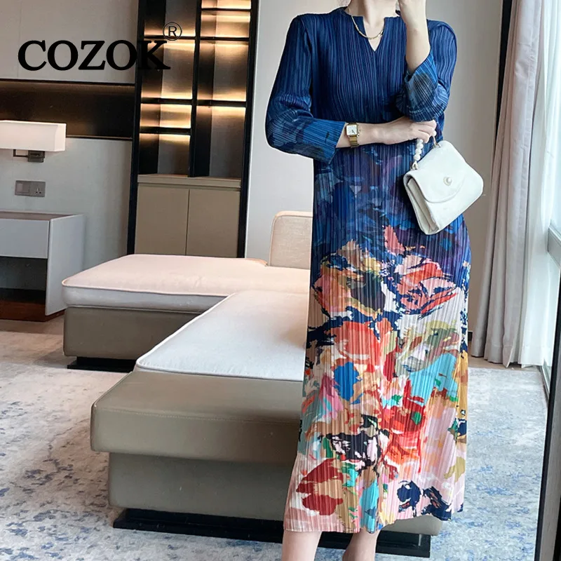 COZOK Pleated Fashion Dress 2024 New Oil Painting Print V-neck Petal Sleeve Slim Fit Elegant Women Mid-Calf Dresses WT644
COZOK Pleated Fashion Dress 2024 New Oil Painting Print V-neck Petal Sleeve Slim Fit Elegant Women Mid-Calf Dresses WT644