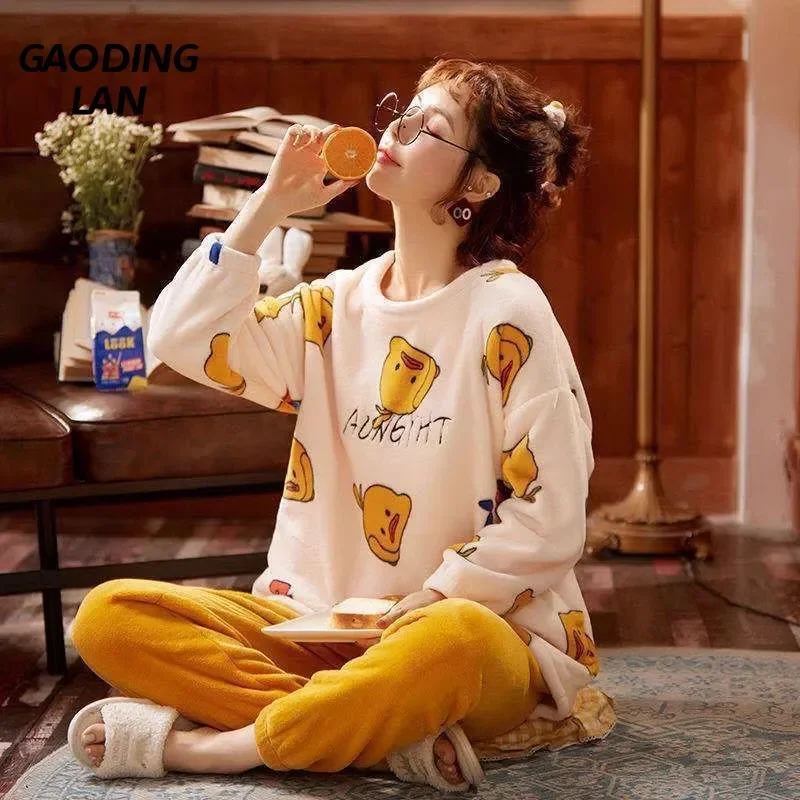 Winter Women Long Sleeve yellow Cartoon duck Pajamas Set Thick Warm Flannel Pyjamas Female Coral Velvet 2 Piece Sleepwear Suit
Winter Women Long Sleeve yellow Cartoon duck Pajamas Set Thick Warm Flannel Pyjamas Female Coral Velvet 2 Piece Sleepwear Suit