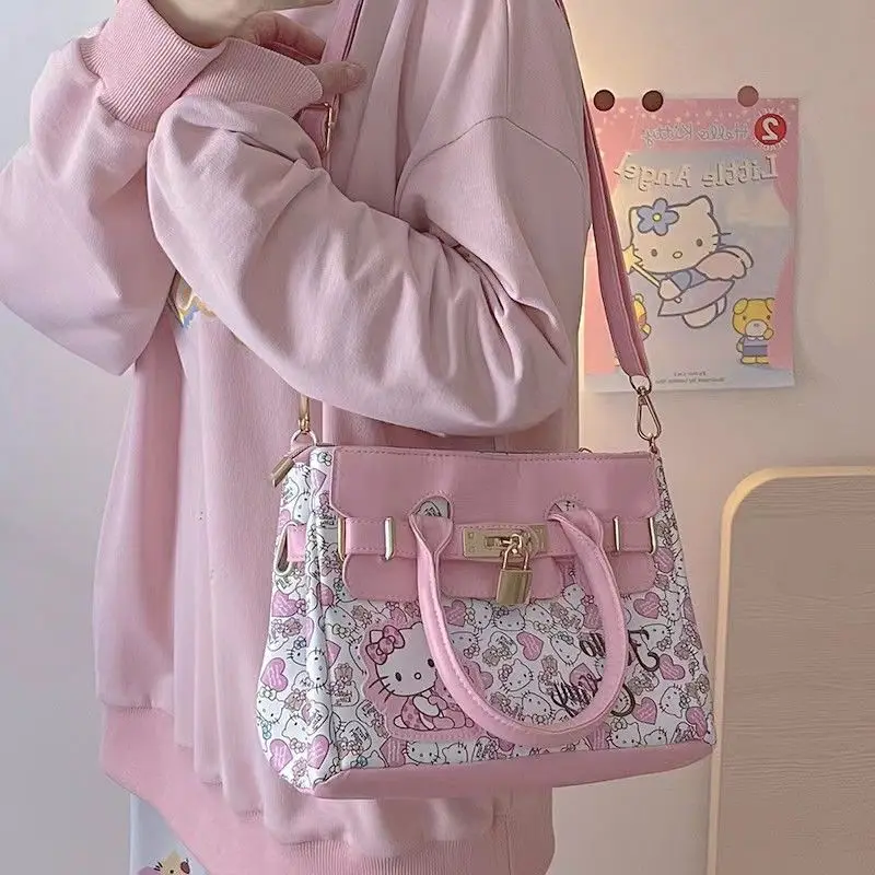 Kawaii Sanrioed Hello Kittys сумка через плечо аниме водонепроницаемая сумка модная сумка из искусственной кожи Мультяшные сумки через плечо милый Роскошный кошелек
Kawaii Sanrioed Hello Kittys сумка через плечо аниме водонепроницаемая сумка модная сумка из искусственной кожи Мультяшные сумки через плечо милый Роскошный кошелек