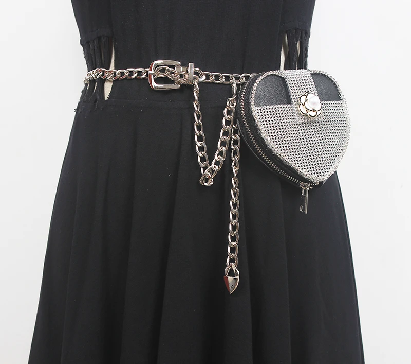 European Hotselling Mini Heart Waist Packs Bling RHinestone Metal Chain Waist Bag LIpstick Fanny Pack Women Chain Messenger Bags
European Hotselling Mini Heart Waist Packs Bling RHinestone Metal Chain Waist Bag LIpstick Fanny Pack Women Chain Messenger Bags