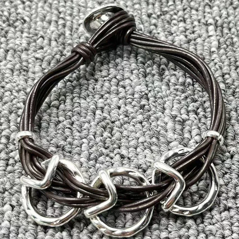 2022 New UNOde50 Bracelet Fashion Electroplating 925 Silver Gold Charm Knot Popular Jewelry Gifts
2022 New UNOde50 Bracelet Fashion Electroplating 925 Silver Gold Charm Knot Popular Jewelry Gifts