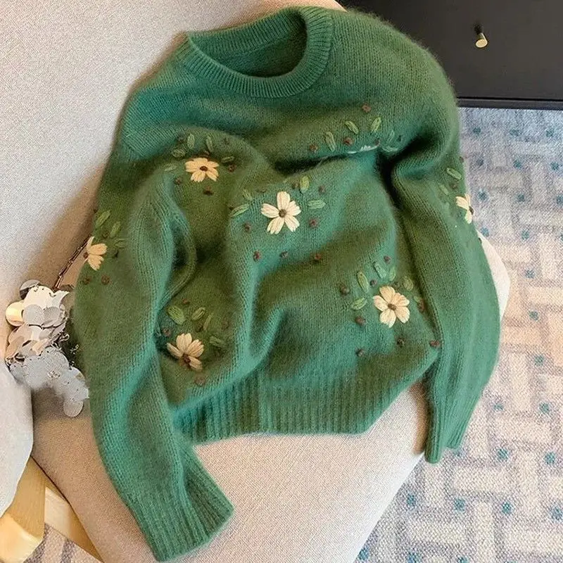 Heavy Industry Flower Embroidered Round Neck Sweater Women Spring New Lazy Style Loose Long Sleeved Knitted Pullover Y2k Top
Heavy Industry Flower Embroidered Round Neck Sweater Women Spring New Lazy Style Loose Long Sleeved Knitted Pullover Y2k Top