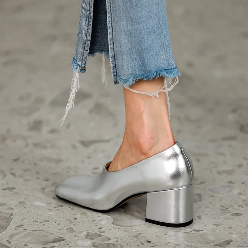 Women PumpsSquare Toe Spring Autumn Pumps On Thick Heel 7CM Modern Silver Pumps Size 42 Split Leather Metal Shoes Woman
Women PumpsSquare Toe Spring Autumn Pumps On Thick Heel 7CM Modern Silver Pumps Size 42 Split Leather Metal Shoes Woman