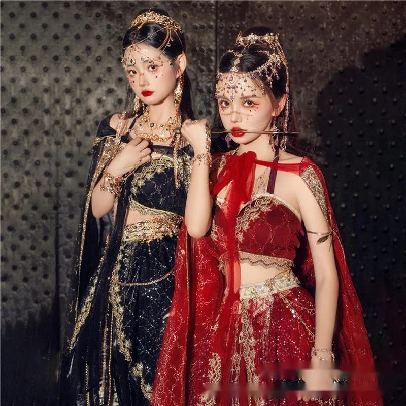 Exotic Scenes, Western Region Dance Concubine and Best Friend Photos, Hanfu Studio Photography Theme, Yunnan Ancient Style
Exotic Scenes, Western Region Dance Concubine and Best Friend Photos, Hanfu Studio Photography Theme, Yunnan Ancient Style