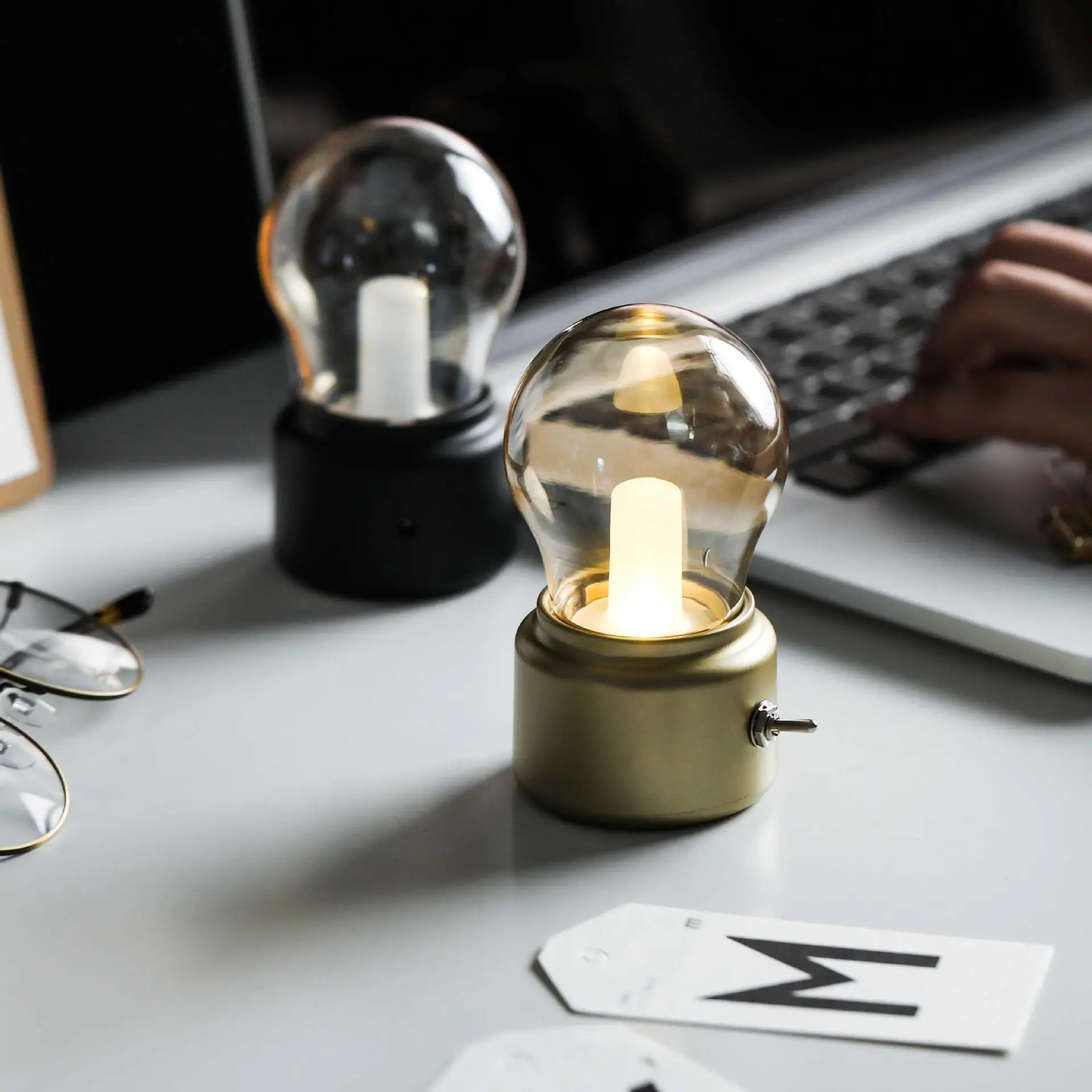 Led bulb Classical blowing desk lamp decoration light Retro USB Rechargeable Night Light Desk Table LED Lamp Decor Lights
Led bulb Classical blowing desk lamp decoration light Retro USB Rechargeable Night Light Desk Table LED Lamp Decor Lights