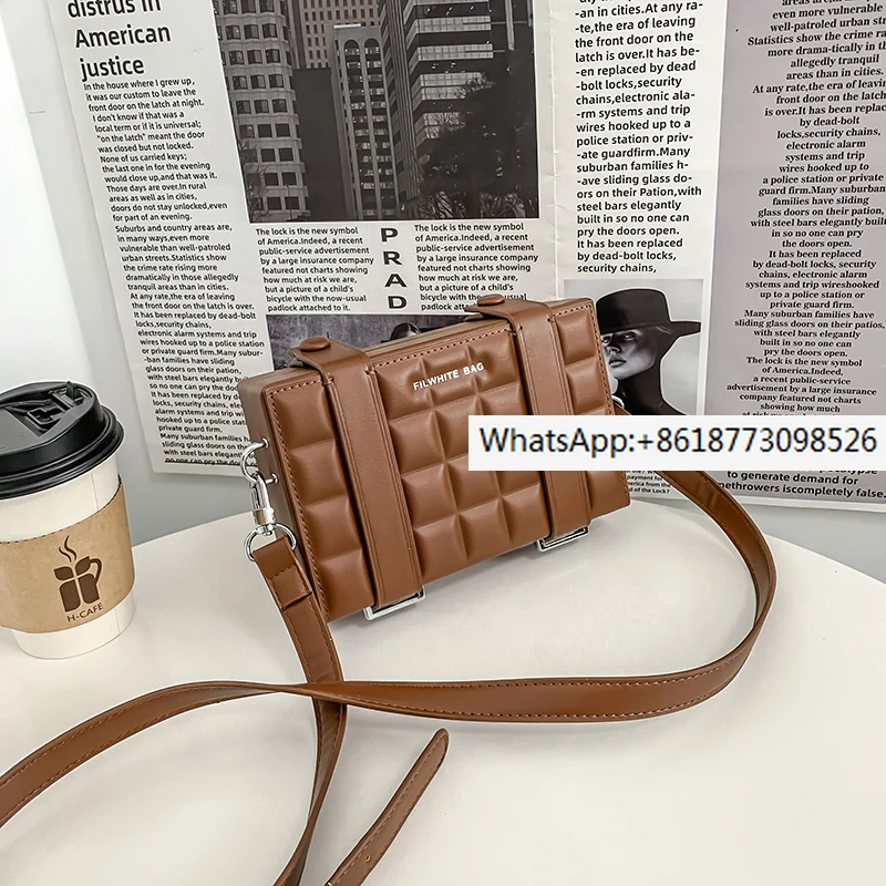 Crossbody bag, men's small bag, fashionable and trendy box bag, men's bag, single shoulder bag, niche design, sense of body bag
Crossbody bag, men's small bag, fashionable and trendy box bag, men's bag, single shoulder bag, niche design, sense of body bag