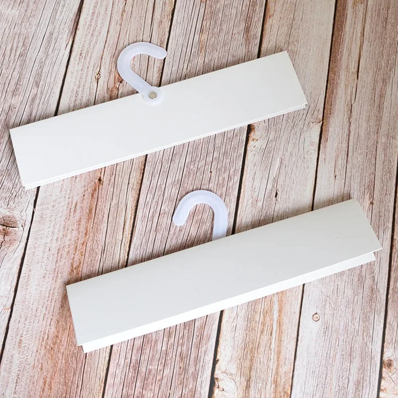 20pcs Rug Header Hanger Thicken White Paper Fabric Swatch Card Plastic Hook Sample Cloth Pattern Hanging Display
20pcs Rug Header Hanger Thicken White Paper Fabric Swatch Card Plastic Hook Sample Cloth Pattern Hanging Display