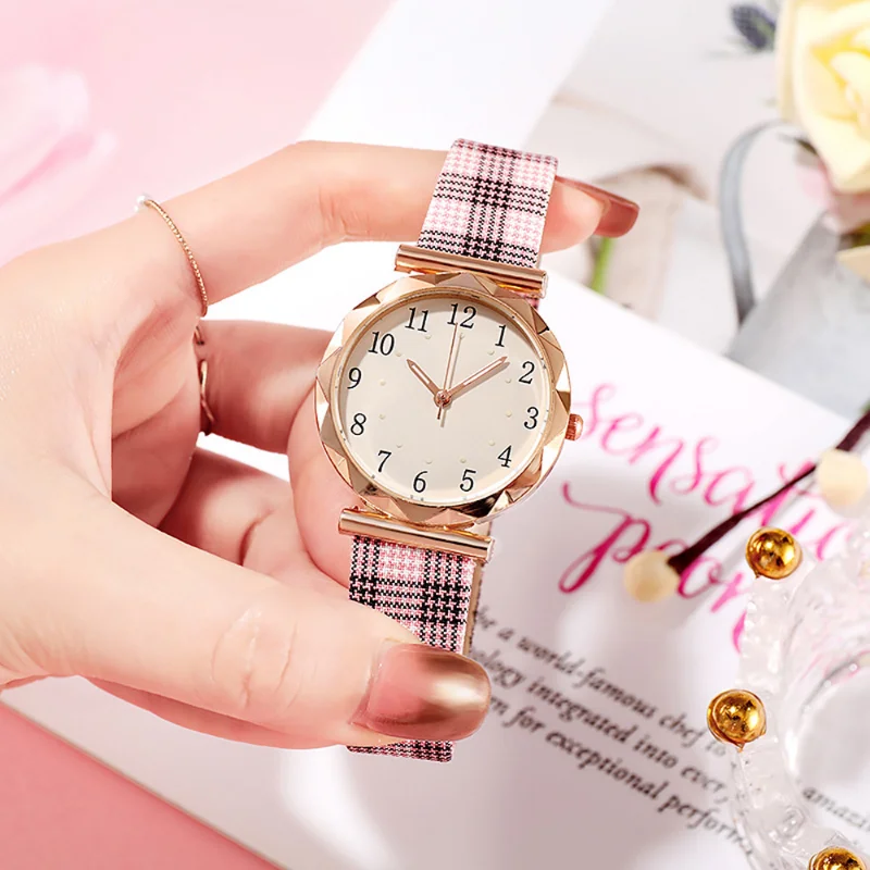 NEW Women Watches Simple Vintage Small Leather Strap Casual Sports Wrist Clock Dress Feminine Wristwatch Reloj Mujer
NEW Women Watches Simple Vintage Small Leather Strap Casual Sports Wrist Clock Dress Feminine Wristwatch Reloj Mujer