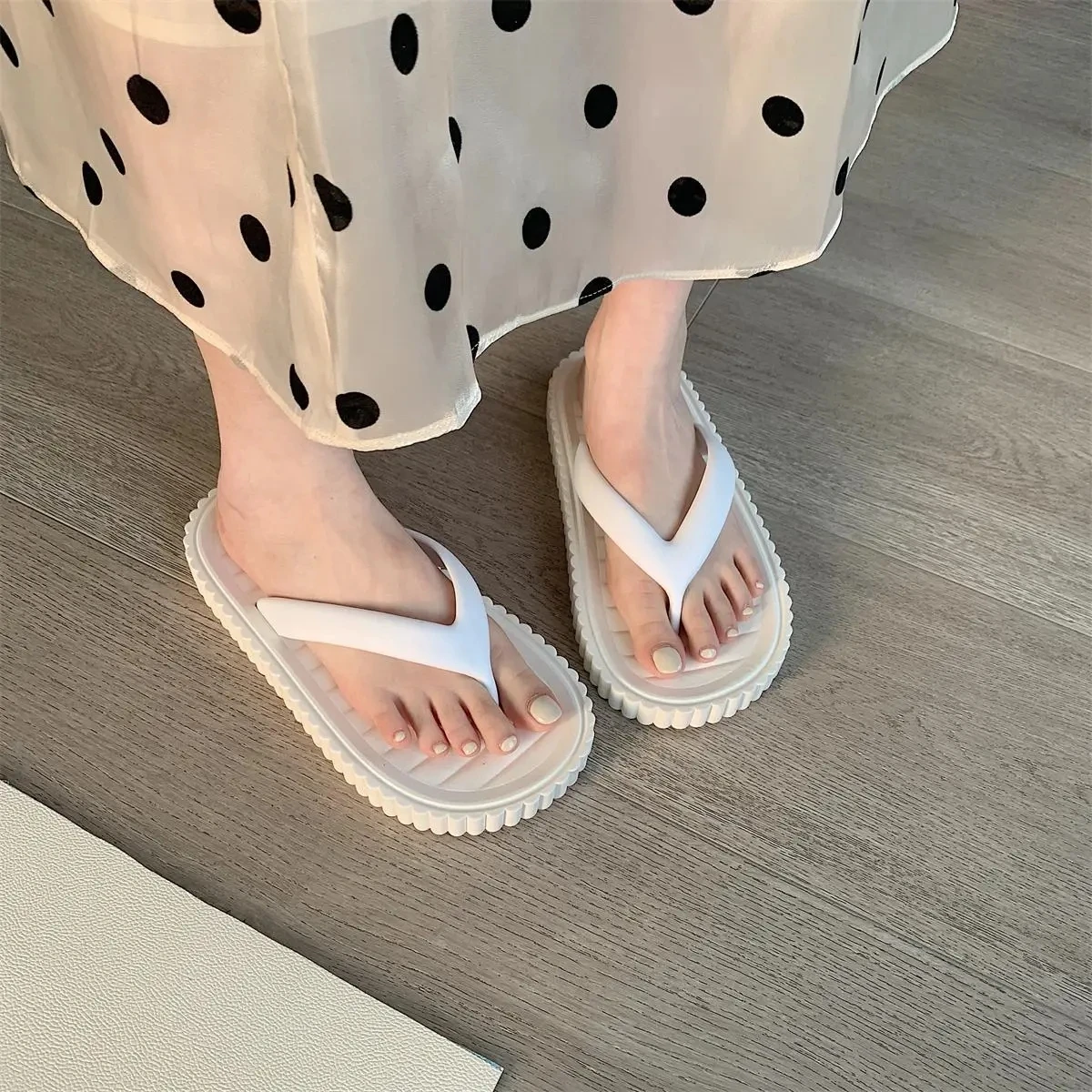 Yasuk AllSeason Fashion Women Casual Simple Versatile Indoor And Outside Slippers Ladies Flip-flops Solid Beach Sandals Stripes
Yasuk AllSeason Fashion Women Casual Simple Versatile Indoor And Outside Slippers Ladies Flip-flops Solid Beach Sandals Stripes