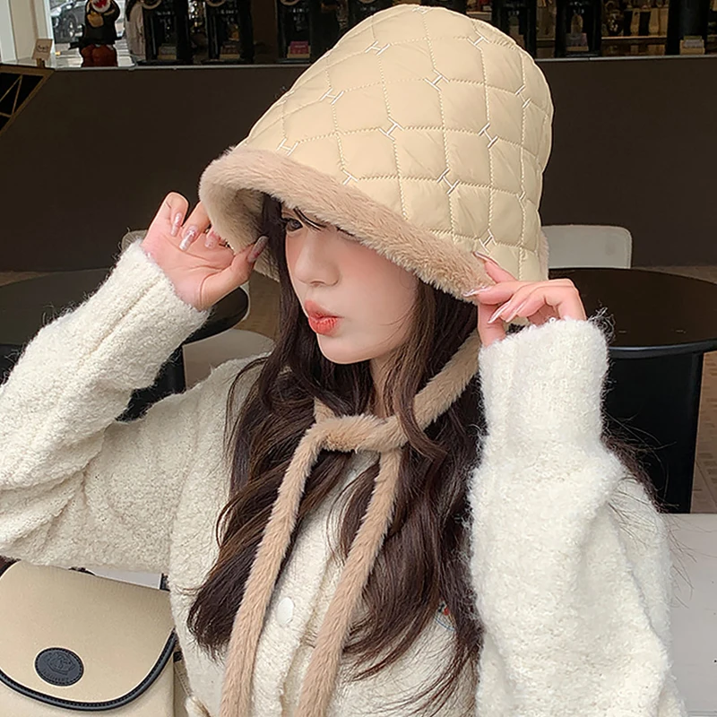 Women Ear Protection Fishing Caps Winter Warm Plaid Lace-up Bucket Hats Solid Color Plush Outdoor Windproof Fisherman Hat
Women Ear Protection Fishing Caps Winter Warm Plaid Lace-up Bucket Hats Solid Color Plush Outdoor Windproof Fisherman Hat