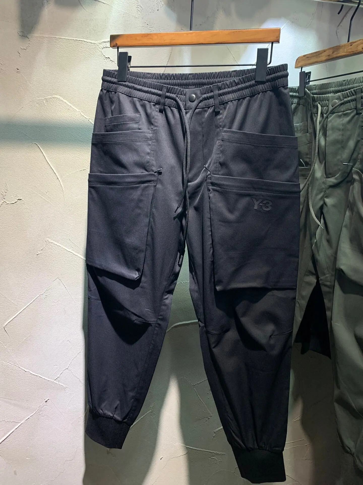 Autumn Y3 Patns Y-3 Functional Zipper Multi-pocket Casual Long Pants Men's Fashion Pants Y3 Footguard
Autumn Y3 Patns Y-3 Functional Zipper Multi-pocket Casual Long Pants Men's Fashion Pants Y3 Footguard