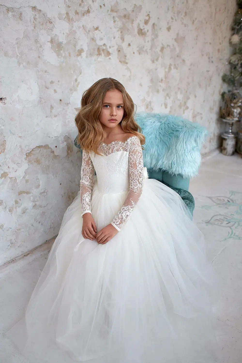 

2023 Full Sleeves Flower Girl Dress Bohemian Tulle Ivory White Lace Bow Girls First Communion Gown Junior Bridesmaid Dress