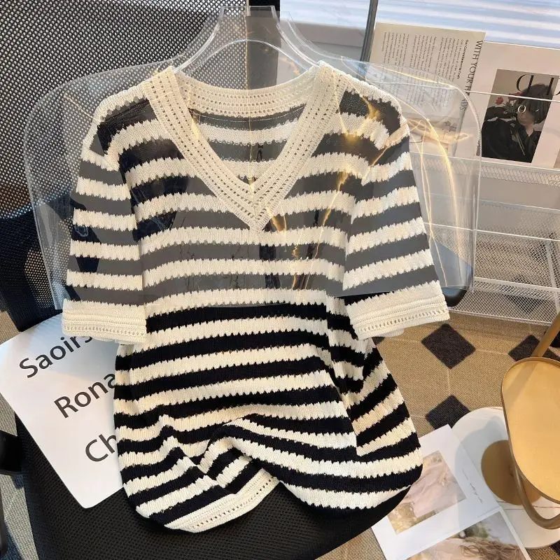 Women's T-shirt Short Sleeve Tee V Neck T-shirts Female Summer 2024 New Slim Casual Solid Color Knitted T Shirt for Women S72
Women's T-shirt Short Sleeve Tee V Neck T-shirts Female Summer 2024 New Slim Casual Solid Color Knitted T Shirt for Women S72
