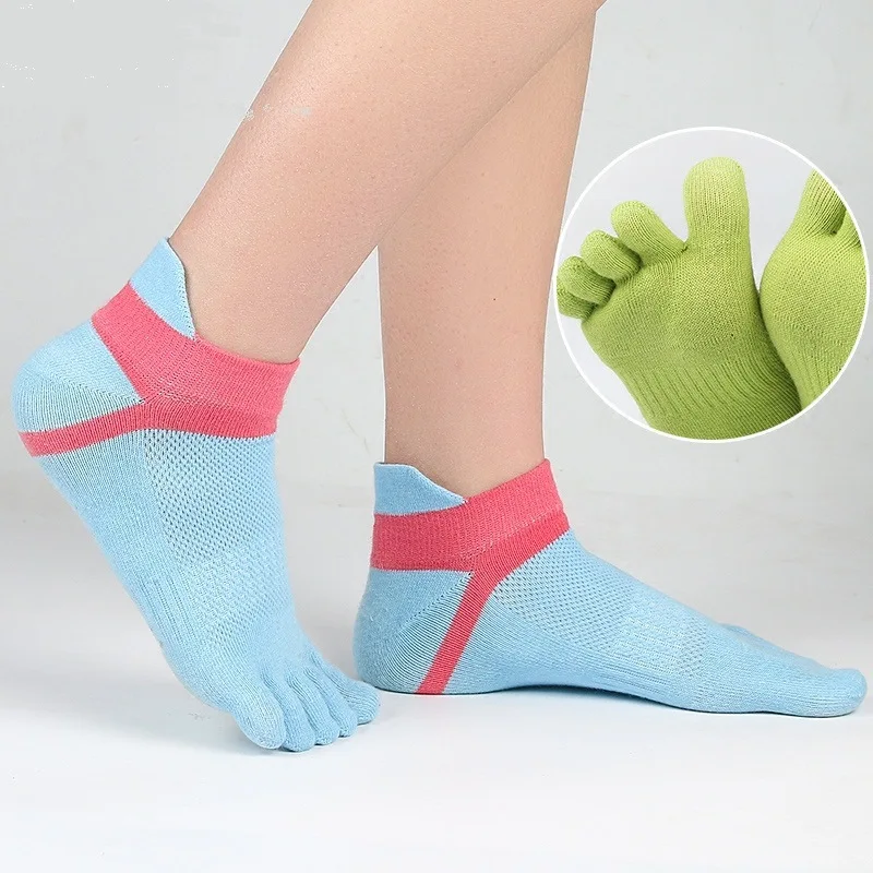 New Fashion Women Five-finger Socks Sports Jacquard Socks Classic Solid Color Boat Socks S2021
New Fashion Women Five-finger Socks Sports Jacquard Socks Classic Solid Color Boat Socks S2021