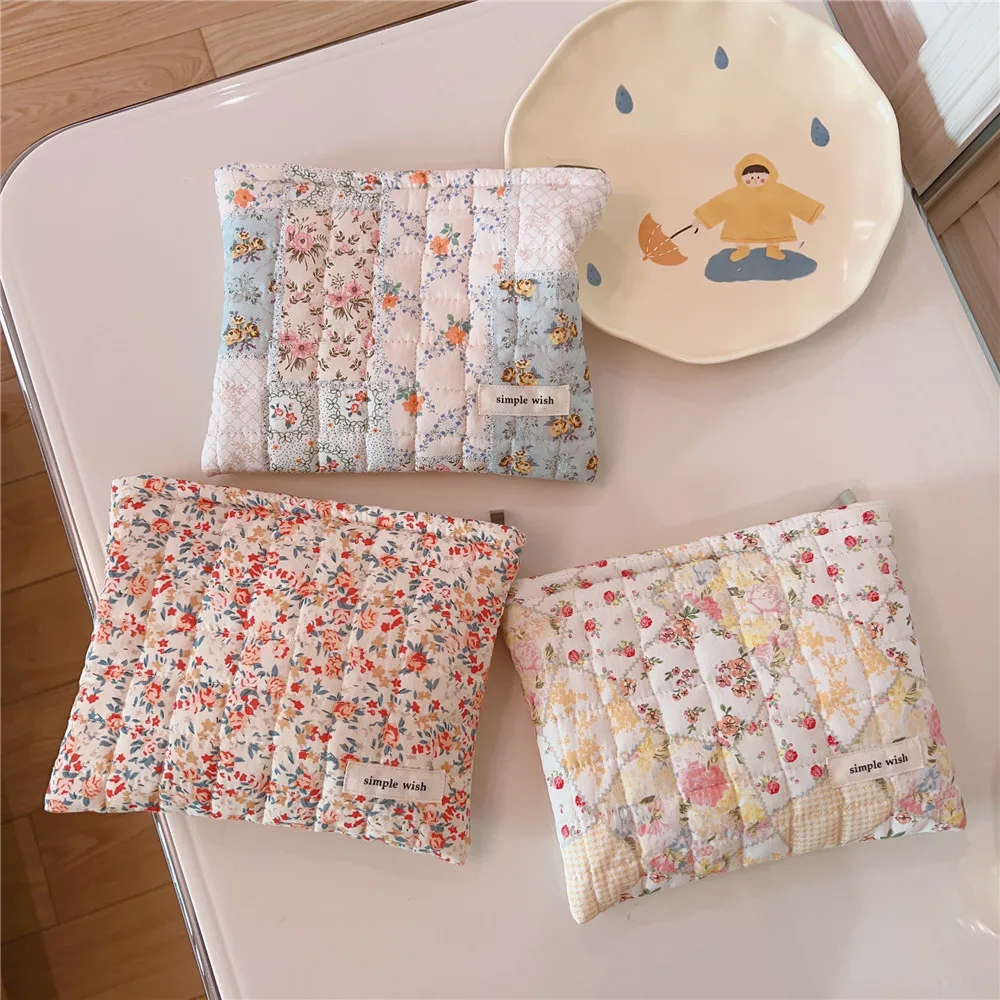 Cute Floral Cotton Bag Purse Handbags Large Capacity Women's Cosmetic Bag Portable Make Up Case Female Travel Storage Bags
Cute Floral Cotton Bag Purse Handbags Large Capacity Women's Cosmetic Bag Portable Make Up Case Female Travel Storage Bags