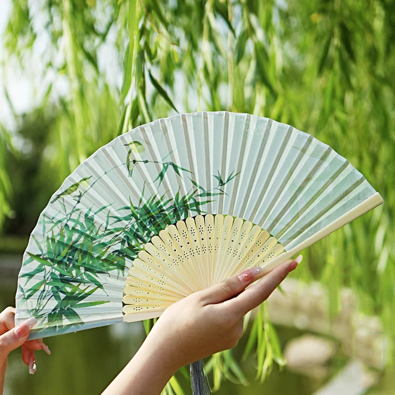 1pc Chinese Style Ancient Bamboo Fan Jiangnan Misty Rain Folding Fans Vintage Fairy Crane Silk Hand Fan Hanfu Decorated Crafts
1pc Chinese Style Ancient Bamboo Fan Jiangnan Misty Rain Folding Fans Vintage Fairy Crane Silk Hand Fan Hanfu Decorated Crafts