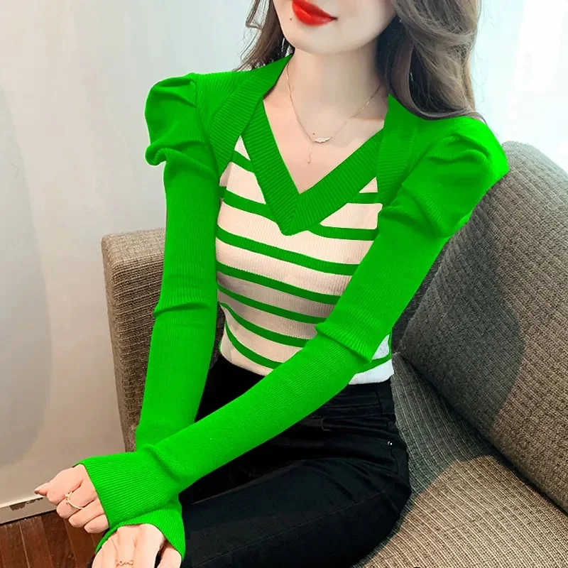 

Knit Sweater Fashion Age-reducing Blouse Women's Autumn Winter New Contrast Striped Sweater Bubble Sleeve Slim Bottoming Shirt