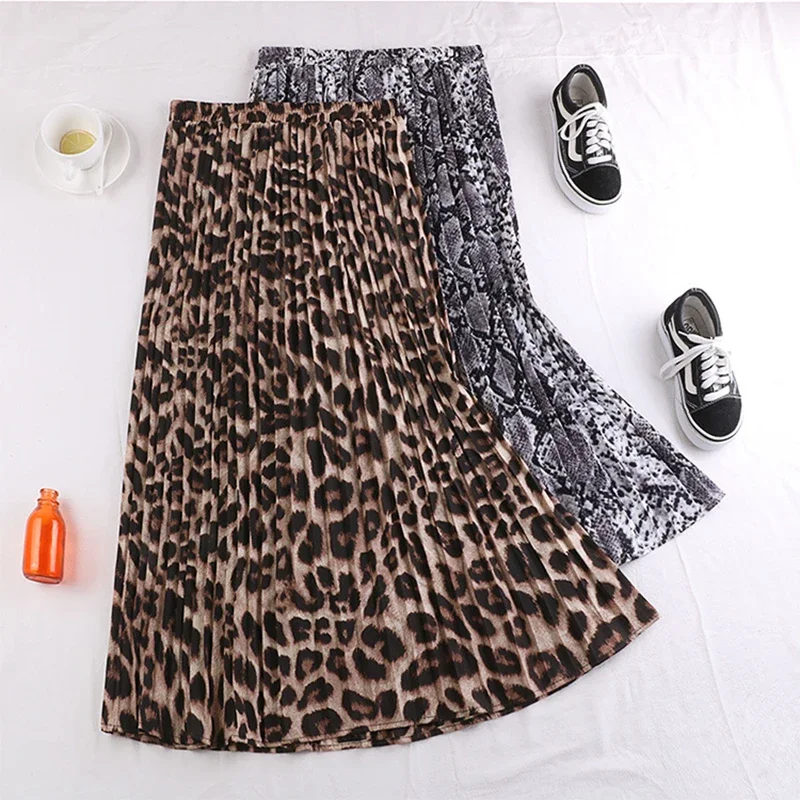Vintage Leopard Pleated Long Skirt for Women Autumn New Serpentine Print A Line Folds High Waist Midi Skirt Female
Vintage Leopard Pleated Long Skirt for Women Autumn New Serpentine Print A Line Folds High Waist Midi Skirt Female