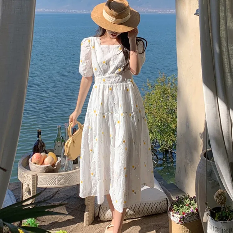 Women Sweet Fashion Hollow out Embroidery Cotton Dress 2023 Summer Puff Short Sleeve Casual Loose Vacation Dress Female
Women Sweet Fashion Hollow out Embroidery Cotton Dress 2023 Summer Puff Short Sleeve Casual Loose Vacation Dress Female