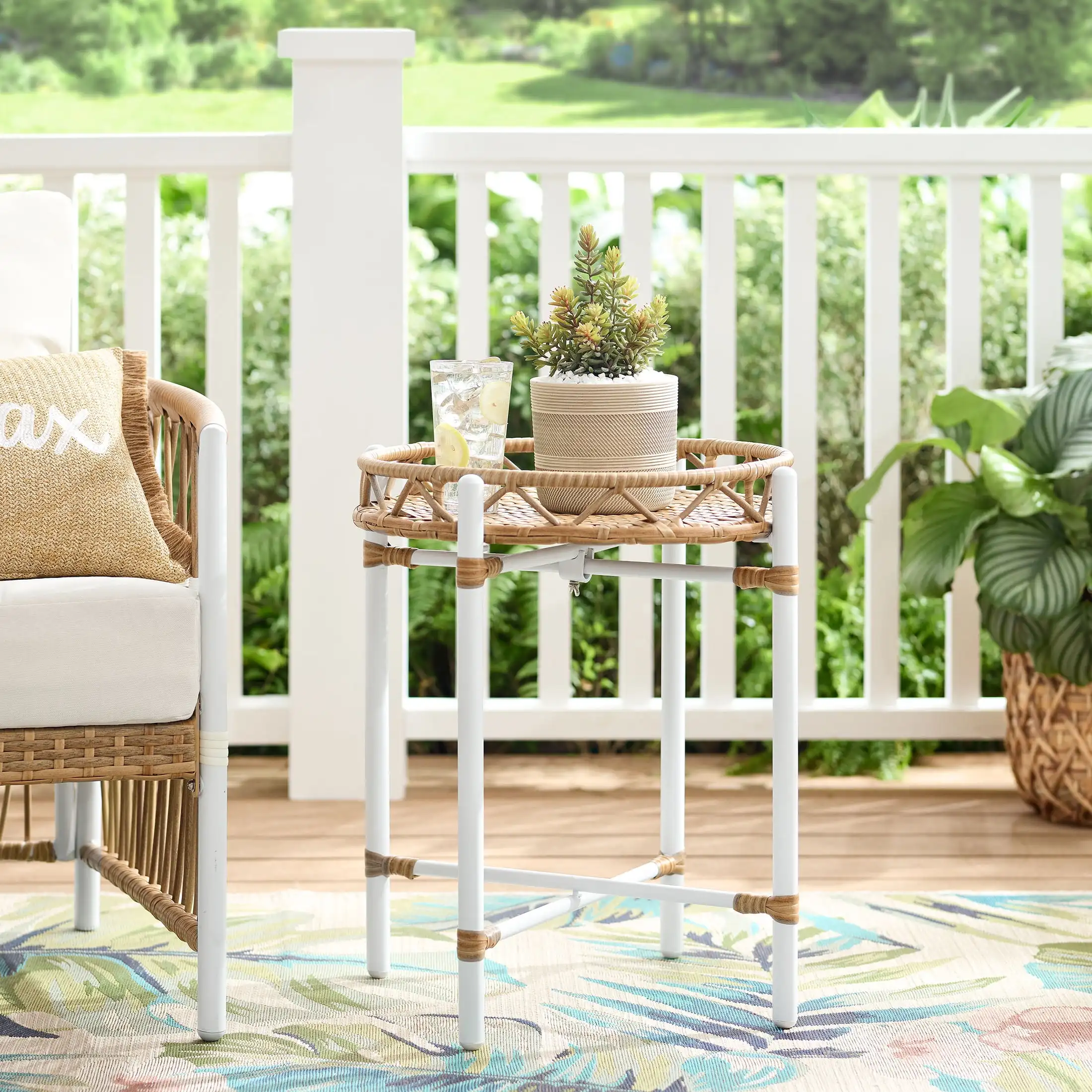 Better Homes & Gardens Lilah Outdoor 20" Round x 22" H Woven Top Side Table, White
Better Homes & Gardens Lilah Outdoor 20" Round x 22" H Woven Top Side Table, White