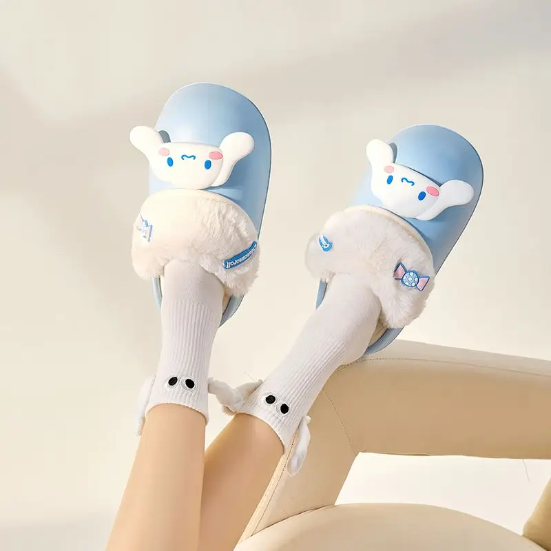 Sanrio теплые тапочки Kuromi Cinnamoroll Hellokitty Mymelody зимние водонепроницаемые съемные хлопковые тапочки женская одежда Нескользящие
Sanrio теплые тапочки Kuromi Cinnamoroll Hellokitty Mymelody зимние водонепроницаемые съемные хлопковые тапочки женская одежда Нескользящие
