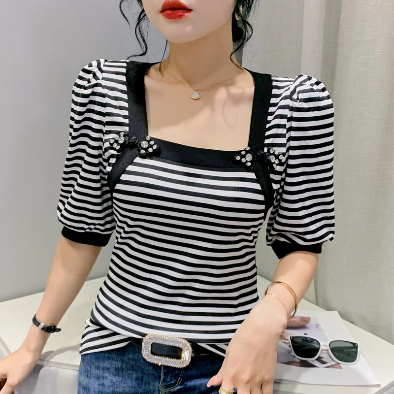 2023 Summer Vintage Clothes Cotton T-Shirt Chic Sexy Square Neck Striped Button Beads Women Puff Sleeve Tops Pullover Tees 32397 
2023 Summer Vintage Clothes Cotton T-Shirt Chic Sexy Square Neck Striped Button Beads Women Puff Sleeve Tops Pullover Tees 32397