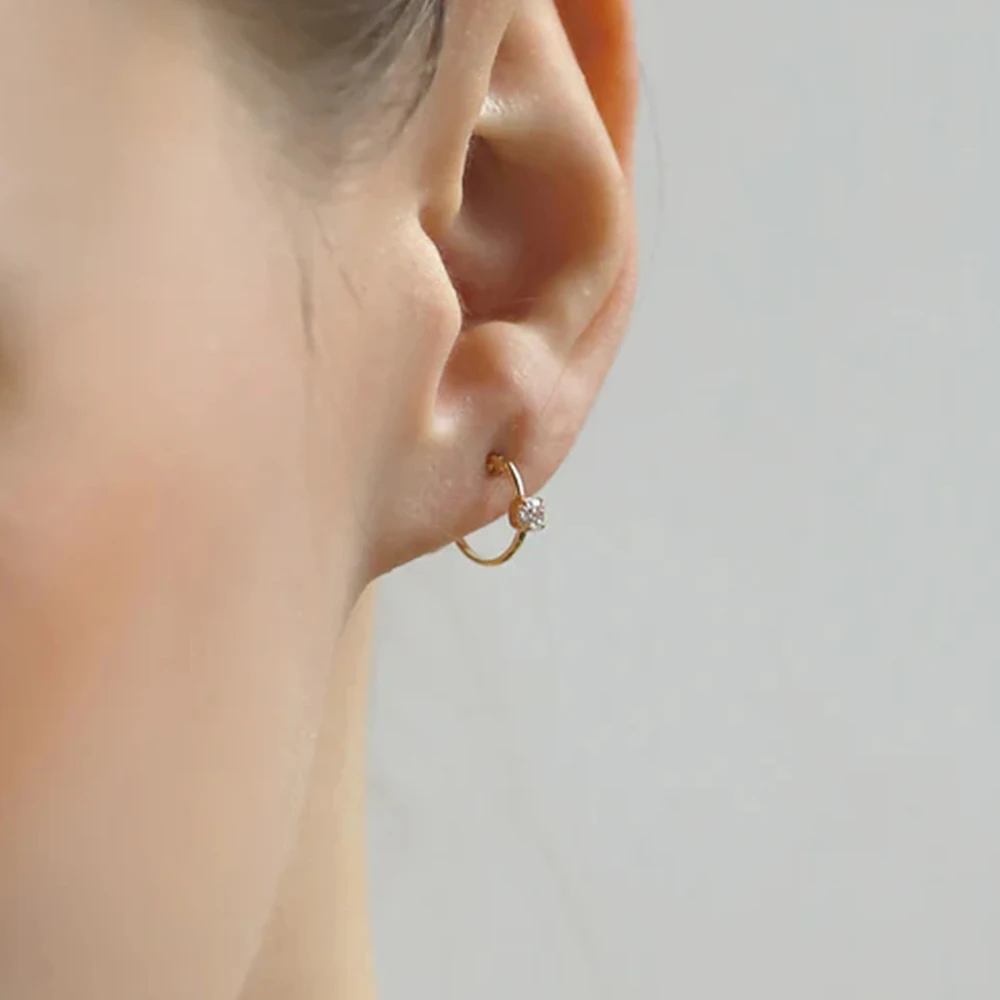 CANNER Four-Jaw Zircon Hoop Earrings S925 All-Over Sterling Silver Earrings Versatile Fashion Accessories For Women Engagement
CANNER Four-Jaw Zircon Hoop Earrings S925 All-Over Sterling Silver Earrings Versatile Fashion Accessories For Women Engagement