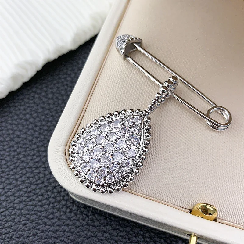 Женские серьги-гвоздики из серебра 925 пробы с блестками
Женские серьги-гвоздики из серебра 925 пробы с блестками