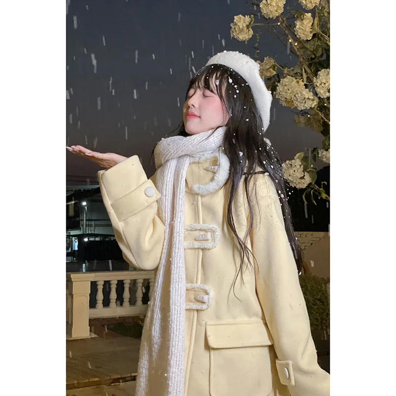 2023 Winter Yellow Sweet Woollen Coat Women High Street Long Hooded Coat Female Casual Chic Fashion Korean Style Trench Jackets
2023 Winter Yellow Sweet Woollen Coat Women High Street Long Hooded Coat Female Casual Chic Fashion Korean Style Trench Jackets