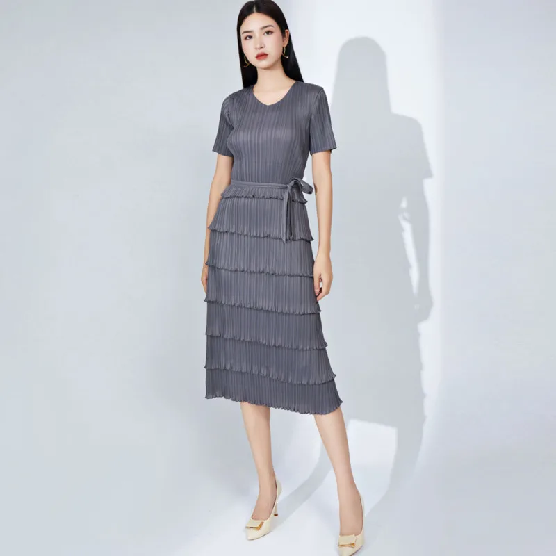 

COZOK Elegant Women Pleated Dress Niche Round Neck Short Sleeve Solid Color Lace Up Tassel Cake Design Casual Dresses WT480